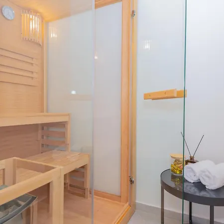 In Bristani With Sauna Tatil Evi